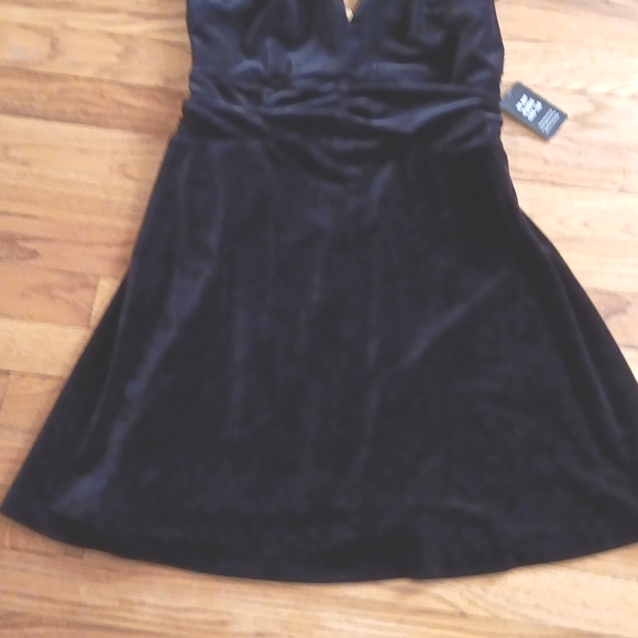 NWT Express Velvety Evening Dress ❤️ Size M - Picture 3 of 9
